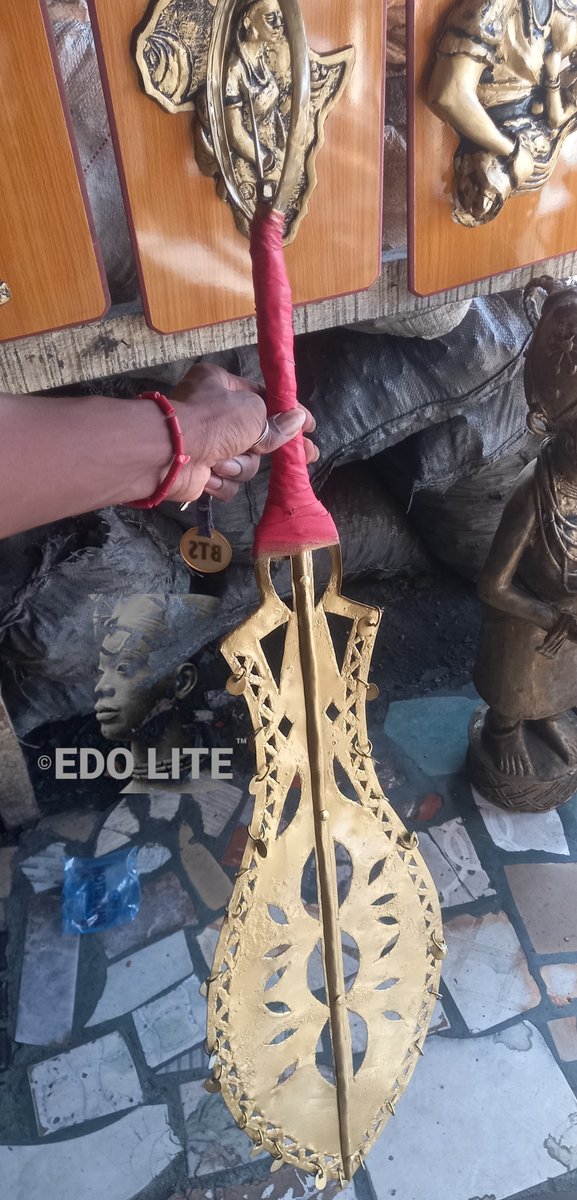 EDOLITES's tweet photo. โ Igun-Eronmwon Quarters c/o Igun street, Benin City.
(THE HOME OF BRONZE/BRASS CASTING)
EBEN ยฒยค https://t.co/uWydRh3fjg