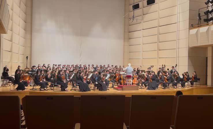 11/28    洗足学園音楽大学管弦楽団
マスターオーケストラの定期演奏会が無事終演しました。
今回取り組んだ第九は非常に学びが多く、貴重な経験となりました。
ご指導いただいた方々や支えてくださった皆さま、そしてご来場いただいた方々、本当にありがとうございました！