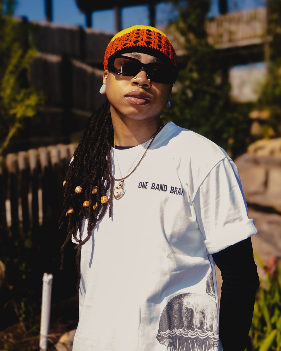 Celebrate togetherness and community with our Family Matters t-shirts! Official Collaboration with the Nashville Zoo Available now—don’t miss out, limited stock! 

🎨 All sizes available

Be part of the movement. Family Matters 💪🏾

onebandbrand.com/product-page/f…