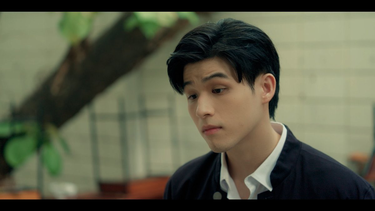 pranforpat's tweet photo. the way you can tell from their expressions if saintshin are talking to each other or someone else the difference is INSANE 😭

#HighSchoolFrenemyEP15 https://t.co/Zb1VlB0LN6