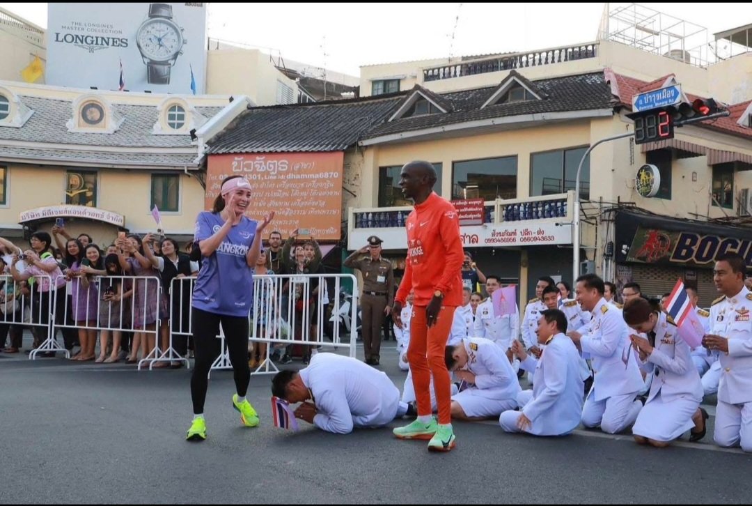 cheaptrick999's tweet photo. @ThaiDemocrats @pipob69 ช่าย อย่าคิดตื้นๆว่าเป็นหมอบกราบ https://t.co/cmr1yN5wPU