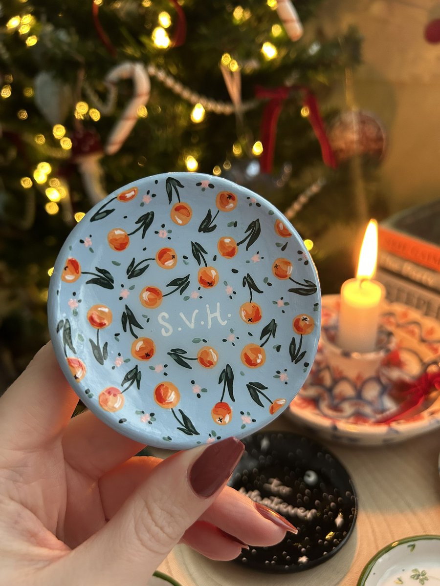 CindaDesigns's tweet photo. Some cutie oranges!🍊 there’s also some discounts on my shop for the next few days! Perfect time to order your Christmas gifts 🎁 

https://t.co/rJH8AjoSds https://t.co/7mQca3NnL1