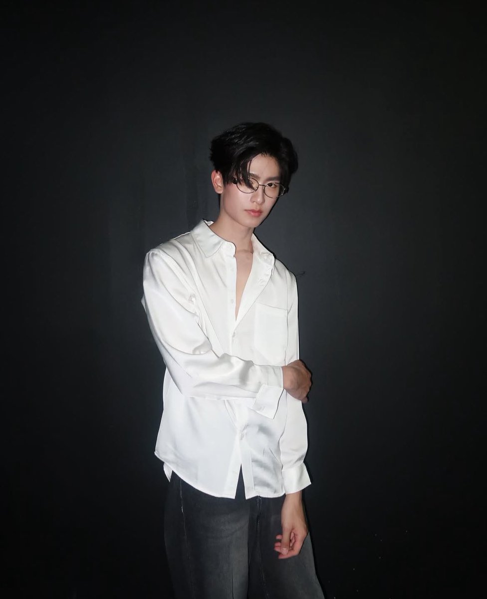 koonnoogobgab's tweet photo. โทมัส ธีร์ทัศน์ = บุคคลที่พระเจ้าให้ความหล่อ และบอกวิธีใช้งานแบบละเอียด https://t.co/hXLSkxUTN2
