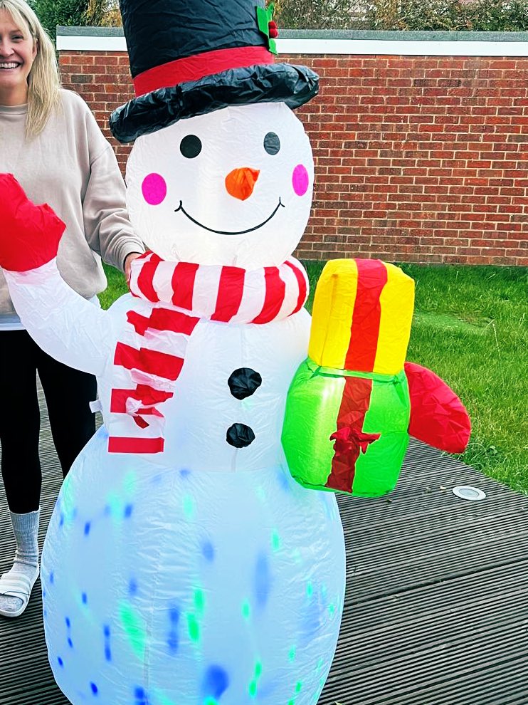 Claire Carter tweet media