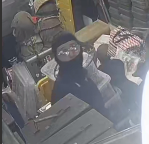 RustySuretteTV's tweet photo. 🚨𝗖𝗔𝗨𝗚𝗛𝗧 𝗢𝗡 𝗖𝗔𝗠𝗘𝗥𝗔: Three men caught breaking into the Miltary Depot on University Drive in College Station. 𝗦𝗘𝗘 𝗧𝗛𝗘 𝗩𝗜𝗗𝗘𝗢 𝗕𝗘𝗟𝗢𝗪 If you know them please reach out to @CSTXPolice https://t.co/kGwcn00Q4u