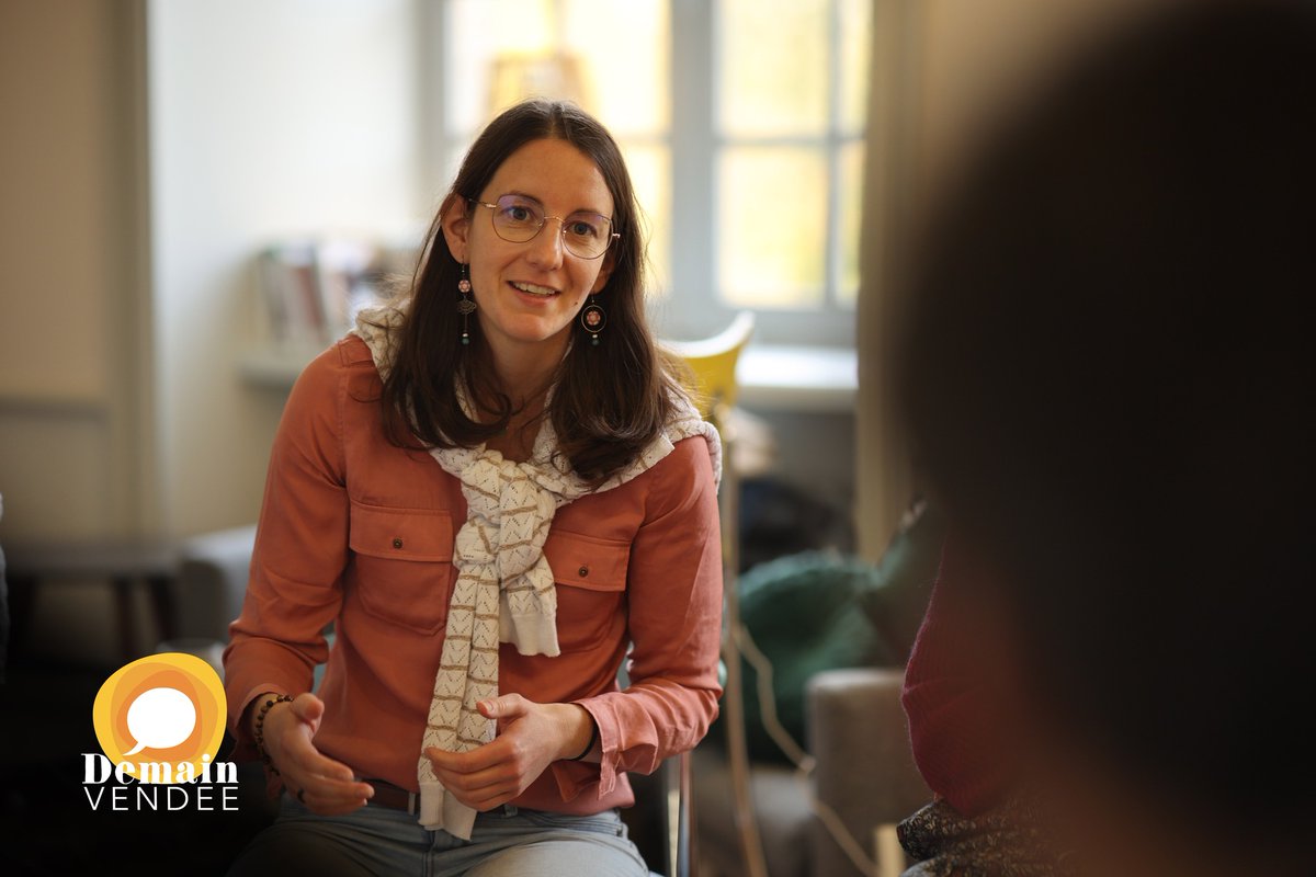 Demain_Vendee's tweet photo. 📺🎙🎥📣[Germes de projets]
Notre média était très heureux d'accueillir la semaine dernière 5 porteurs de projet engagés dans le 𝐩𝐚𝐫𝐜𝐨𝐮𝐫𝐬 𝐫𝐄𝐒𝐒𝐨𝐫𝐭 du Pôle ESS Vendée.
#projets #solidaire #social #innovants #transition #sociétale #humain #sens #vivant #Vendée https://t.co/xOMisGsLRw