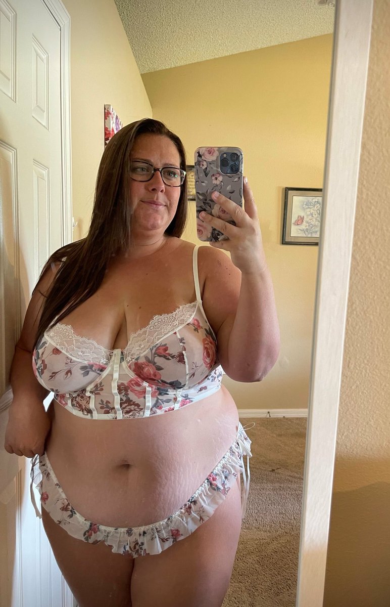 DDJewelz's tweet image. Rt if you think #bbw are hot 🥵