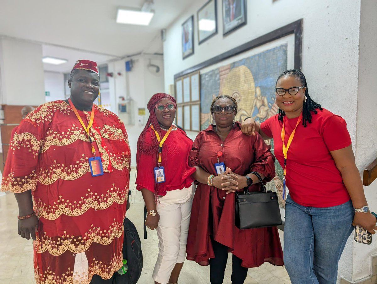 Oando_PLC's tweet photo. 🌍✨#HumansofOando✨🌍

United by purpose.

The #HumansofOando wore red to stand with millions around the world in the fight against HIV/AIDS.

Together, we can create a future of awareness, care, and equality.

#Oando #WorldAIDSDay2024 #MyHealthMyRight #TakeTheRightPath https://t.co/fpZeqCy2de