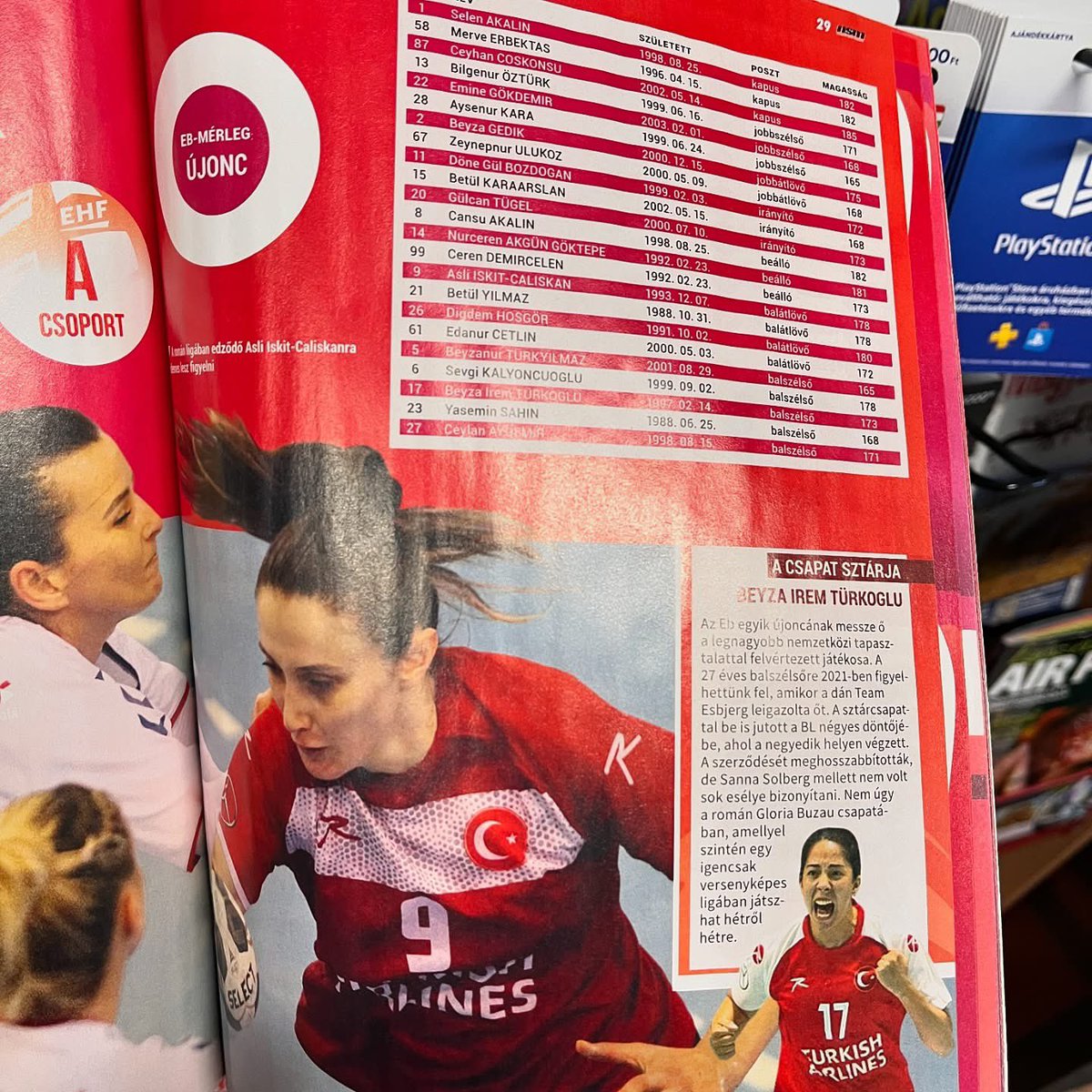 Hentbolhaber's tweet photo. 🇹🇷 Tarihinde ilk kez Avrupa Şampiyonası’na katılan Türkiye A Milli Kadın Hentbol Takımımız, Macar dergilerinde geniş yer buldu.
@ehfeuro #ehfeuro #catchthescaspirit https://t.co/ycUoJXxMZl