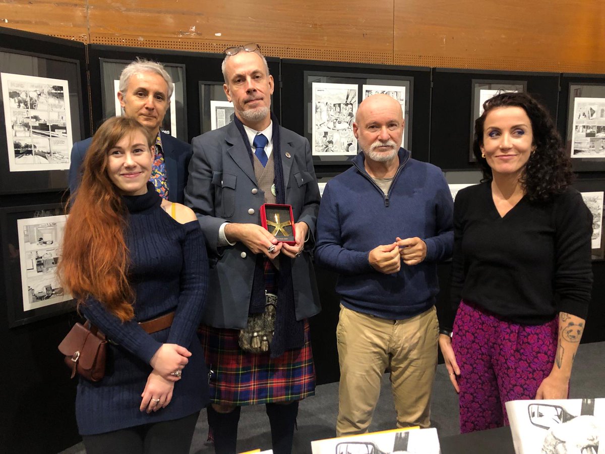 webscam's tweet photo. 📚 Ce week-end, lors du festival #SOBD, Fabrice Neaud a reçu le Prix du Récit Dessiné 2024 pour "Le Dernier sergent 1 – Les Guerres immobiles" (@DelcourtBD), suivi d'une séance de dédicaces avec un public au rendez-vous 🙌
👉 https://t.co/qqSnkAQ6DQ https://t.co/yzZevjI0S2