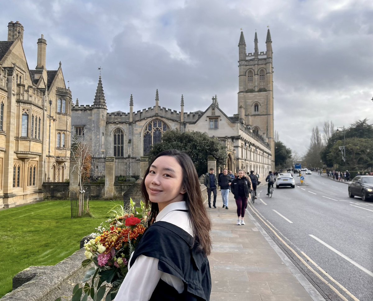 Shu (@nameisshuyeah) on Twitter photo Happy to share that I successfully defended my <a href="/OxPsychiatry/">Oxford Psychiatry</a> DPhil thesis "Facial Expressions on Virtual Humans: Optimising Virtual Reality Applications for Mental Health" supervised by <a href="/AitorInVR/">Aitor Rovira</a> <a href="/ProfDFreeman/">Daniel Freeman</a>, assessed by <a href="/MariekeAG/">Marieke Martens</a> <a href="/panxueni/">Prof Sylvia Pan 潘雪妮</a> at <a href="/magdalenoxford/">Magdalen College</a> 🦌. A thread 👇 Happy to share that I successfully defended my <a href="/OxPsychiatry/">Oxford Psychiatry</a> DPhil thesis "Facial Expressions on Virtual Humans: Optimising Virtual Reality Applications for Mental Health" supervised by <a href="/AitorInVR/">Aitor Rovira</a> <a href="/ProfDFreeman/">Daniel Freeman</a>, assessed by <a href="/MariekeAG/">Marieke Martens</a> <a href="/panxueni/">Prof Sylvia Pan 潘雪妮</a> at <a href="/magdalenoxford/">Magdalen College</a> 🦌. A thread 👇