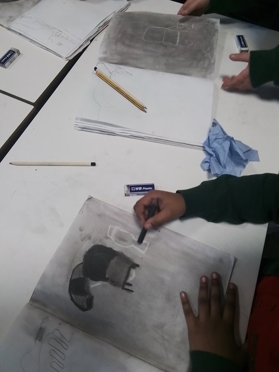 Class 4L (@mr_lloydsclass) on Twitter photo Experimenting with proportion and tone in our art work today <a href="/YPSArtandDesign/">YPS Art and Design</a> #creativity #inspire Experimenting with proportion and tone in our art work today <a href="/YPSArtandDesign/">YPS Art and Design</a> #creativity #inspire
