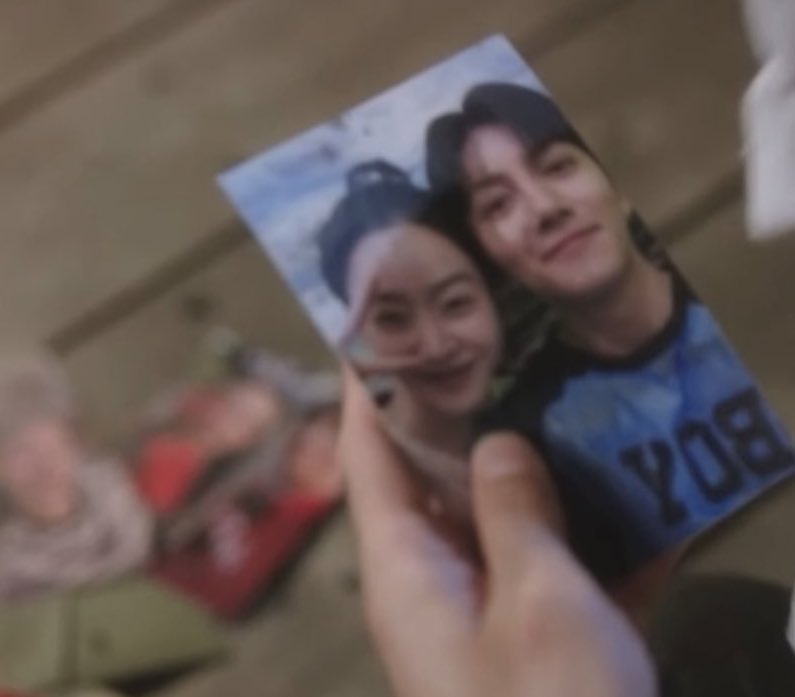 이거 두개 왜 안 줬냐.... 나 아직도 미련있다.......