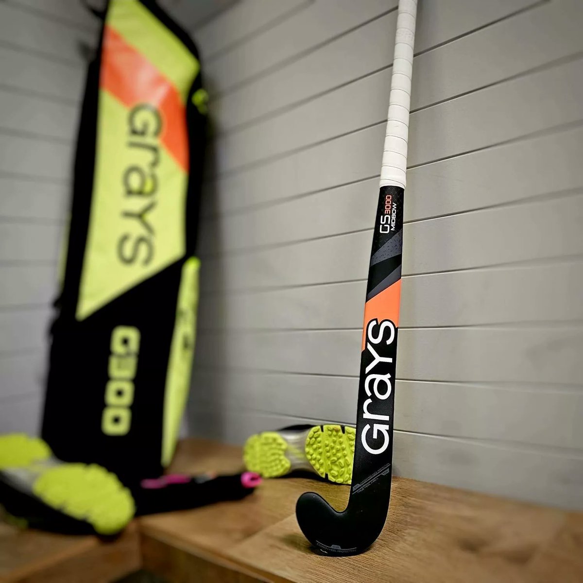 SBClearance's tweet photo. There is still time to use our #BlackFriday 20% off code until midnight tonight - BLACKFRIDAY20 at checkout.

Here are some #Hockey #GiftIdeas for under £50 

Links in the thread.

We also offer free shipping, fast despatch, extended returns (60 days) and multi buy discounts https://t.co/BQw8B4HhLd
