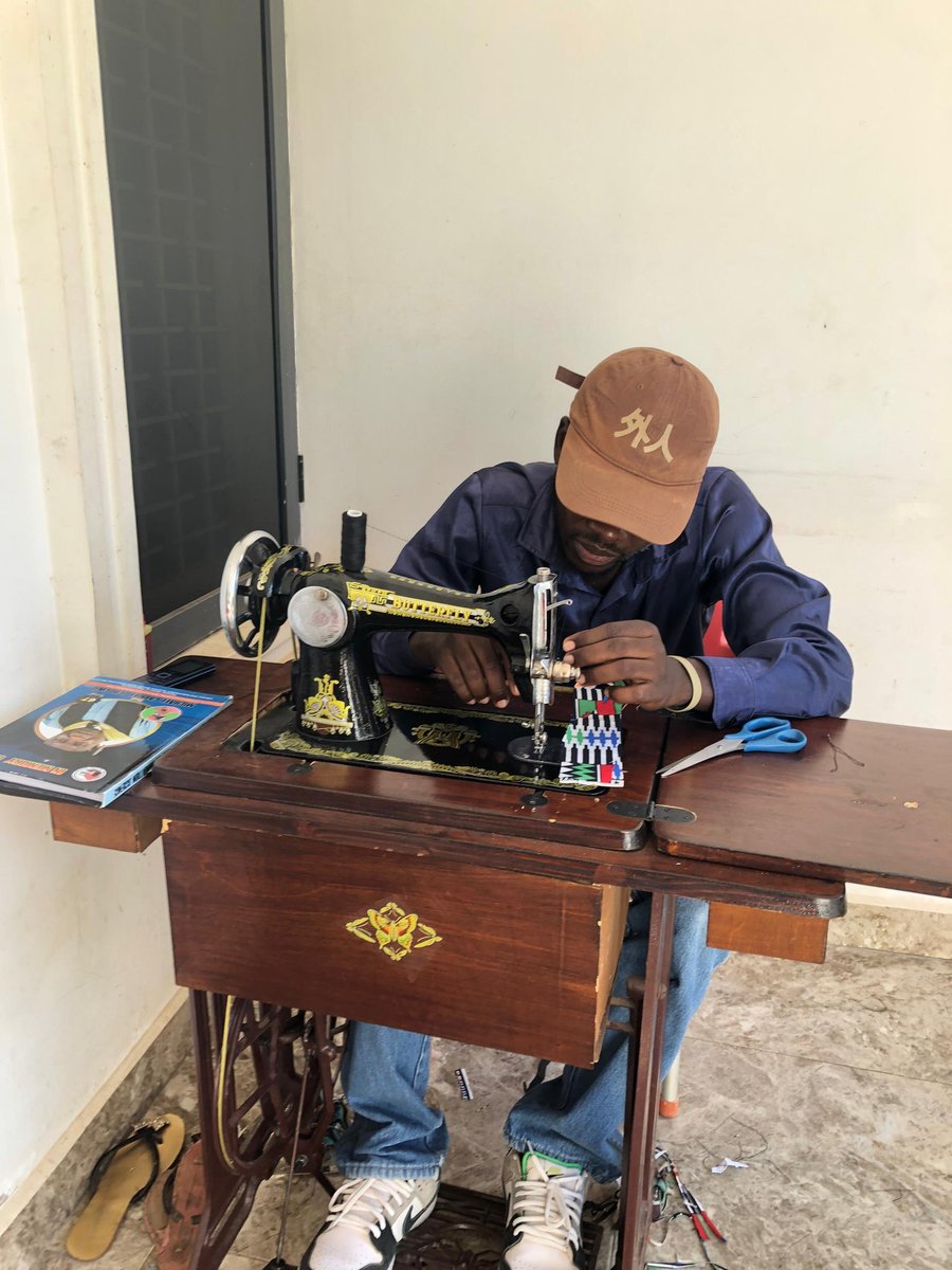 I dun go sew/sow wetin i go reap this December. New Music. Link below
lcc.fanlink.tv/WeThreeKings
#Christmas