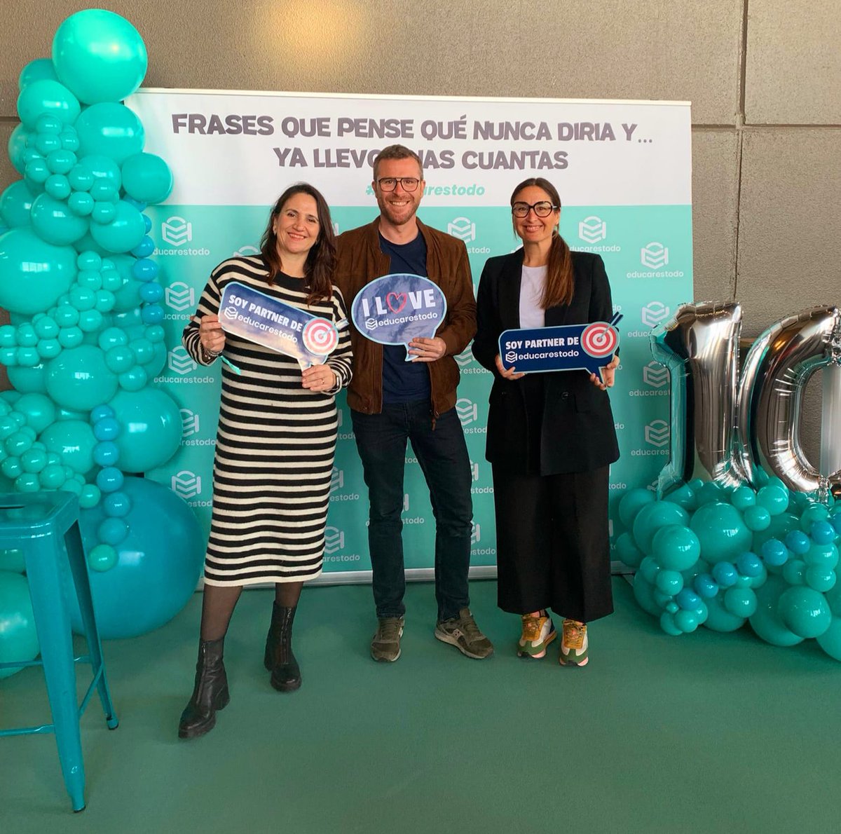 ✨#FamilyDay con <a href="/educar_es_todo/">Educar es Todo</a>: Un fin de semana lleno de aprendizaje y momentos únicos.
Gracias a <a href="/Manu___Velasco/">Manu Velasco</a>, <a href="/asolers/">Alberto Soler</a>, <a href="/Aforesm/">Anna Forés</a>, <a href="/marinamarroqui/">Marina Marroqui Esclapez</a>, <a href="/LauraBaenaFdez/">Laura Baena Fernandez</a> (<a href="/malasmadres/">malasmadres</a>) y Sara Noguera por inspirarnos.
¡Juntos seguimos transformando la #educación!💡📚