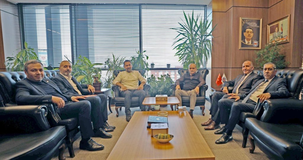 Ankara 7 No'lu Şube Başkanımız Fevzi Sayılgan, Ankara 1 No'lu Şube Başkanımız Hasan Aydoğan, Ankara 6 No'lu Şube Başkanımız İsmet Duran Genel Başkanımız Yusuf Yazgan'ı ziyaret etti. 

Şubelerimizin yaptığı faaliyetlerin değerlendirildiği görüşmede; üyelerimizin, teşkilatımızın