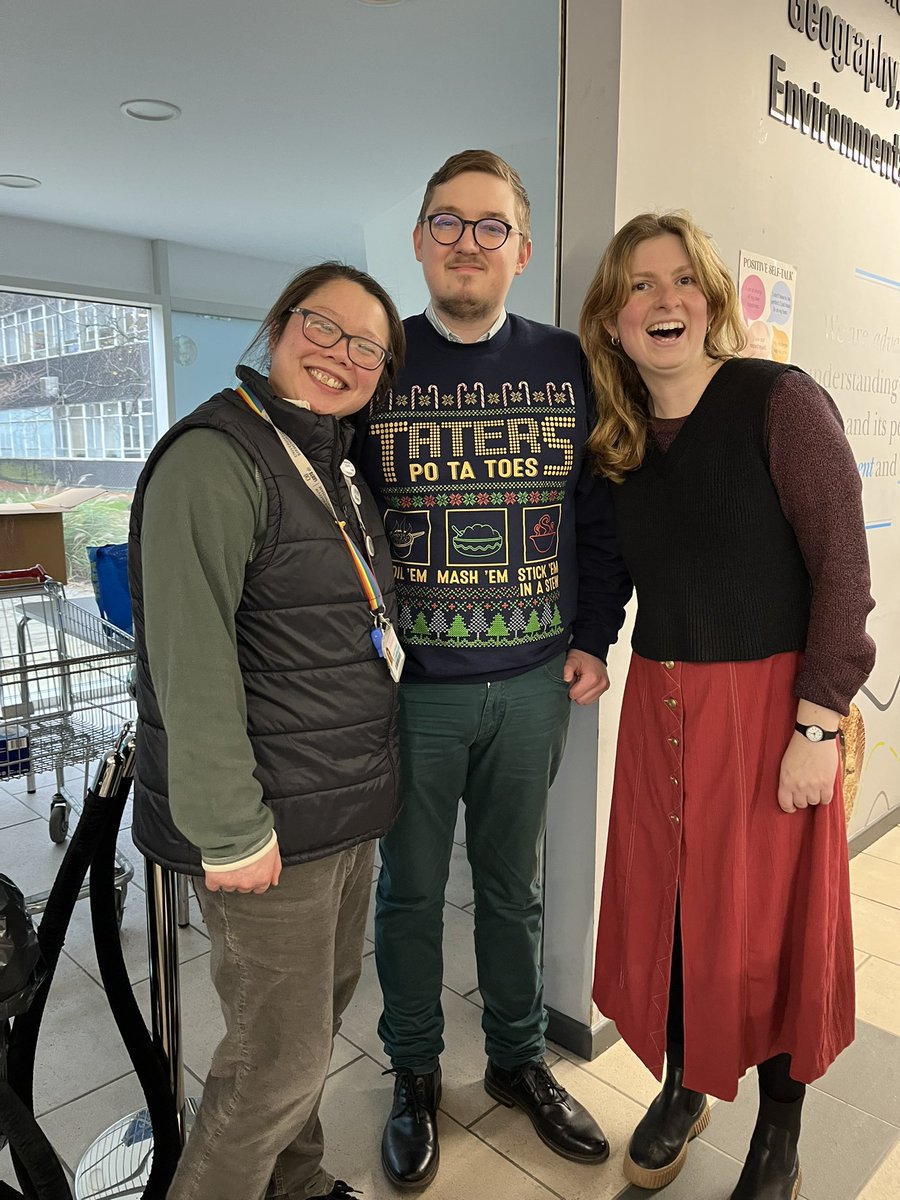 Christmas has come early <a href="/UoBbiosciences/">UoB Biosciences</a> Festive drinks and mince pies for first year students. Here is the team: <a href="/DrEHCull/">Dr. E. Cull</a>, Jess and Michael (apparently he has 6 Christmas jumpers)