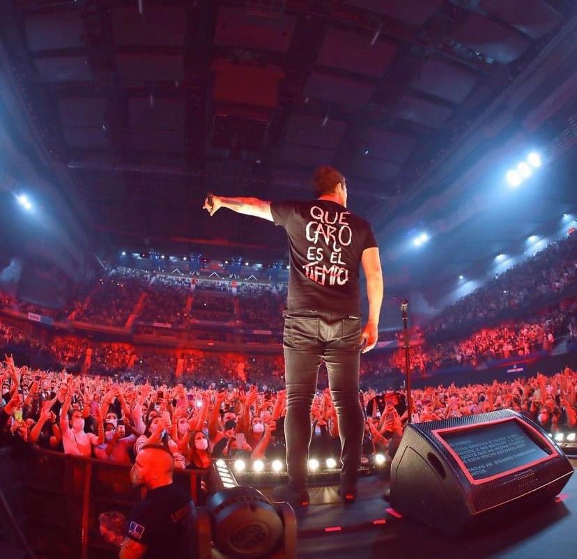 “Muchas reproducciones, ni tickets ni pabellones. Es lo que suele pasar: hacéis el Wizink Center en la fiesta de 40 y no lo volvéis a pisar”.