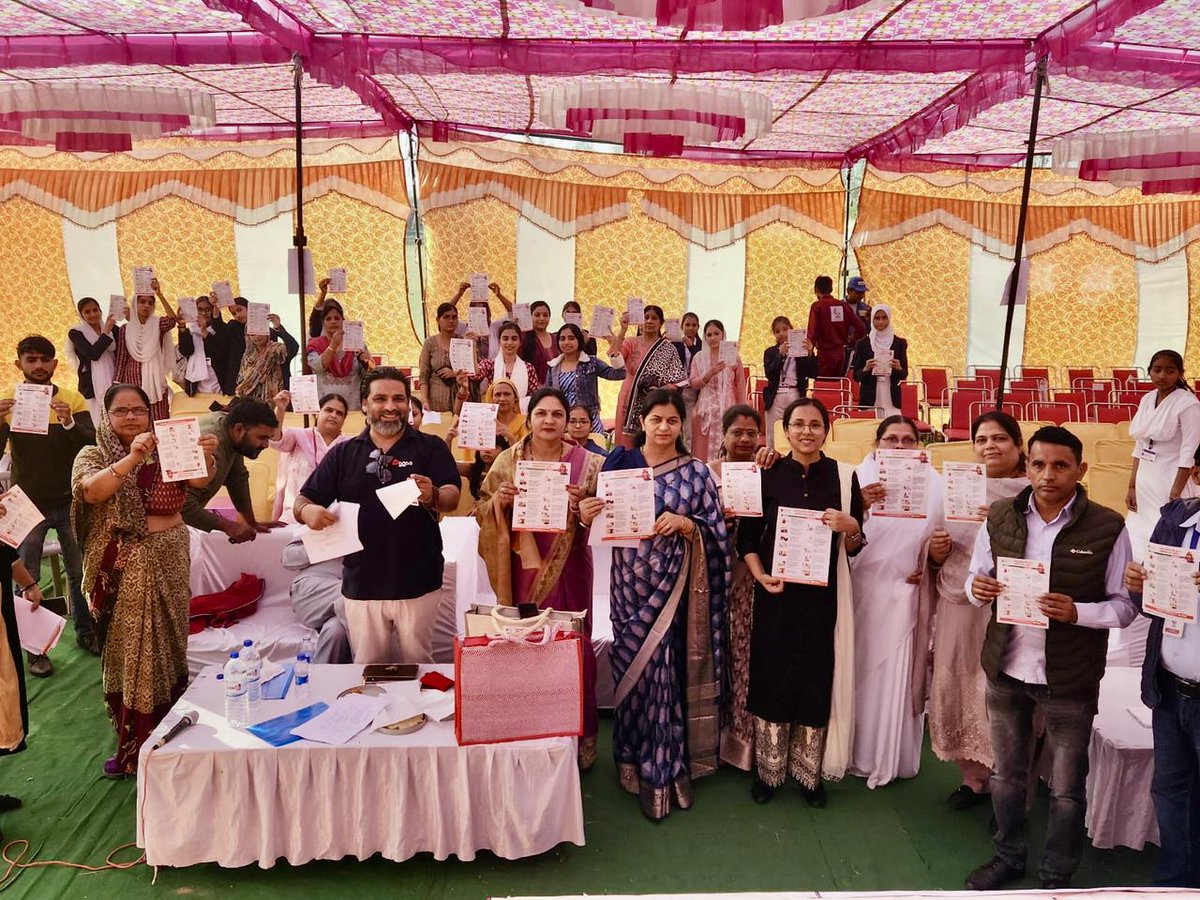 hpgasdelhi's tweet photo. Celebrating Safety &amp; Skill!
As part of the #SenseofDuty campaign, cooking contest in #Mewat saw 17 participants shine. 15 deliverymen were also felicitated for top LPG safety checks. Awareness about #LPG safety provided to all participants by DNO.
#HamariRasoiHamariZimmedari https://t.co/Wh6AZuToLO