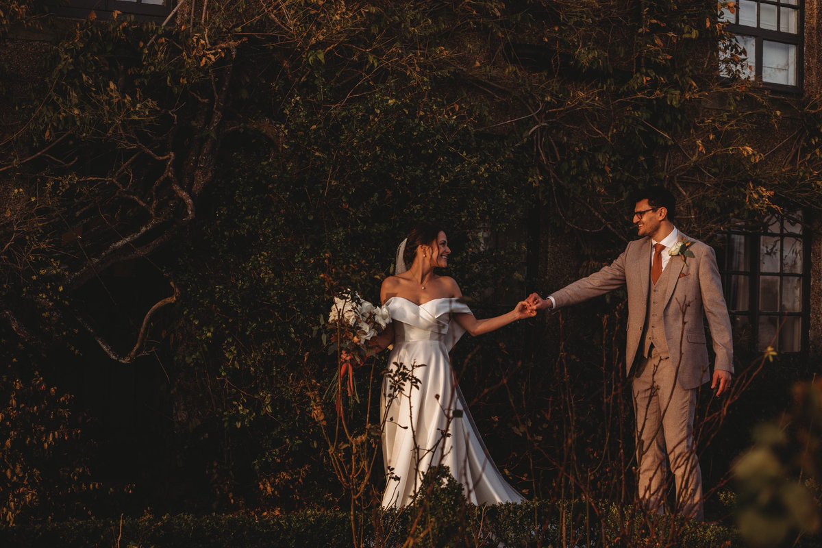 Adamcuzz's tweet image. Just had the most incredible weekend celebrating our marriage ❤️🤍 My beautiful bride shone in her stunning dress and we couldn’t be happier. Thanks to everyone for supporting us on our perfect day ❤️🤍
@lovelyweddingco @haltongroveweddings