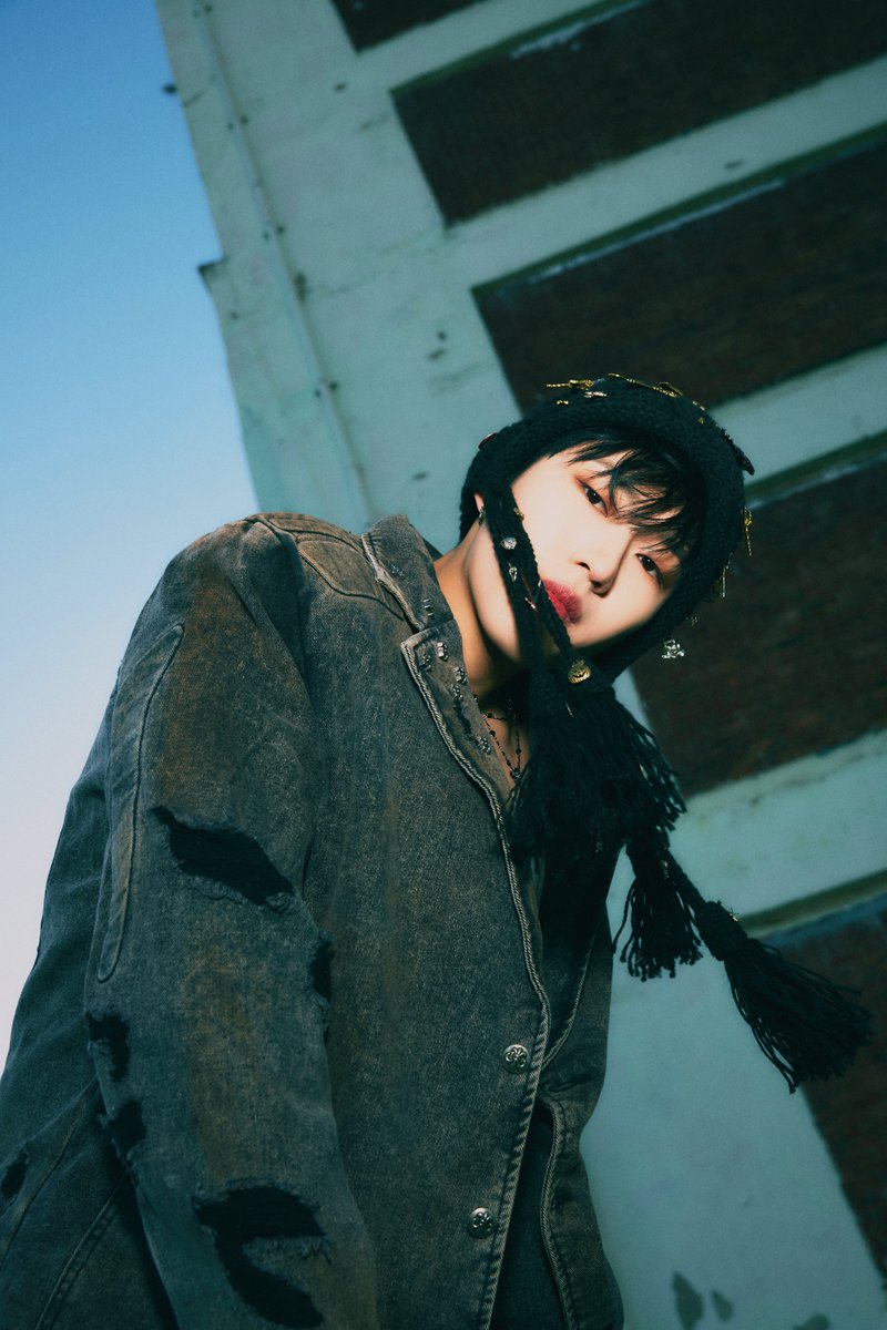 YOUNITE 1ST SINGLE ALBUM ‘Y’
OFFICIAL PHOTO #1
우노 (WOONO), DEY (데이)

𝟮𝟬𝟮𝟰.𝟭𝟮.𝟭𝟭 𝟲𝙋𝙈 (𝙆𝙎𝙏) 𝙍𝙀𝙇𝙀𝘼𝙎𝙀

#YOUNITE #유나이트
#우노 #WOONO
#DEY #데이
#YOUNITE_Y