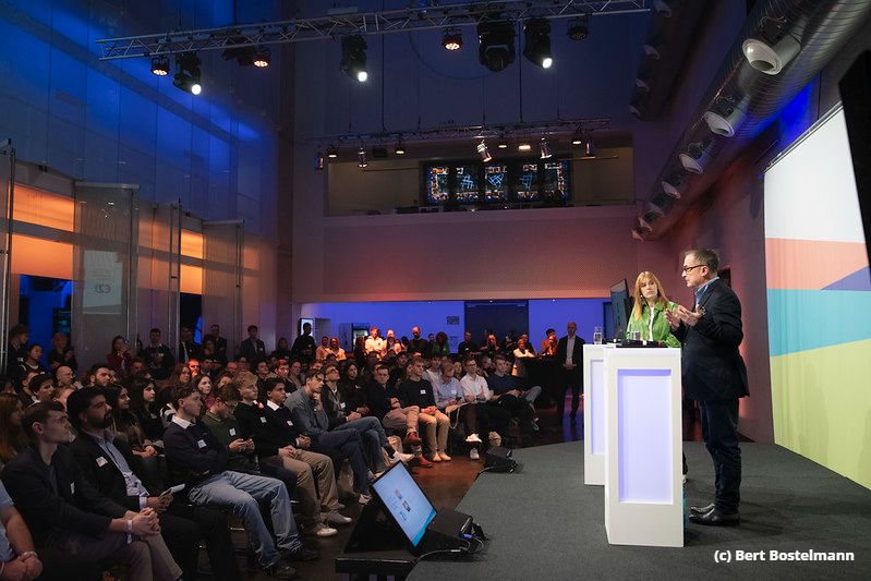 200 junge Leute haben am Wochenende bei #Euro20Plus in #Frankfurt in vielen Workshops, zwei Town Halls und auch in den Pausen über aktuelle geldpolitische aber auch gesellschaftliche Themen diskutiert.🌎 

🔗Den Bericht dazu können Sie hier nachlesen: bundesbank.de/content/946562