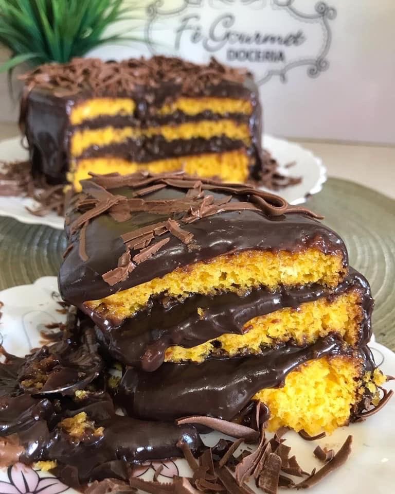 food_porn17's tweet photo. BOLO DE CENOURA https://t.co/TJQO9o7KAN