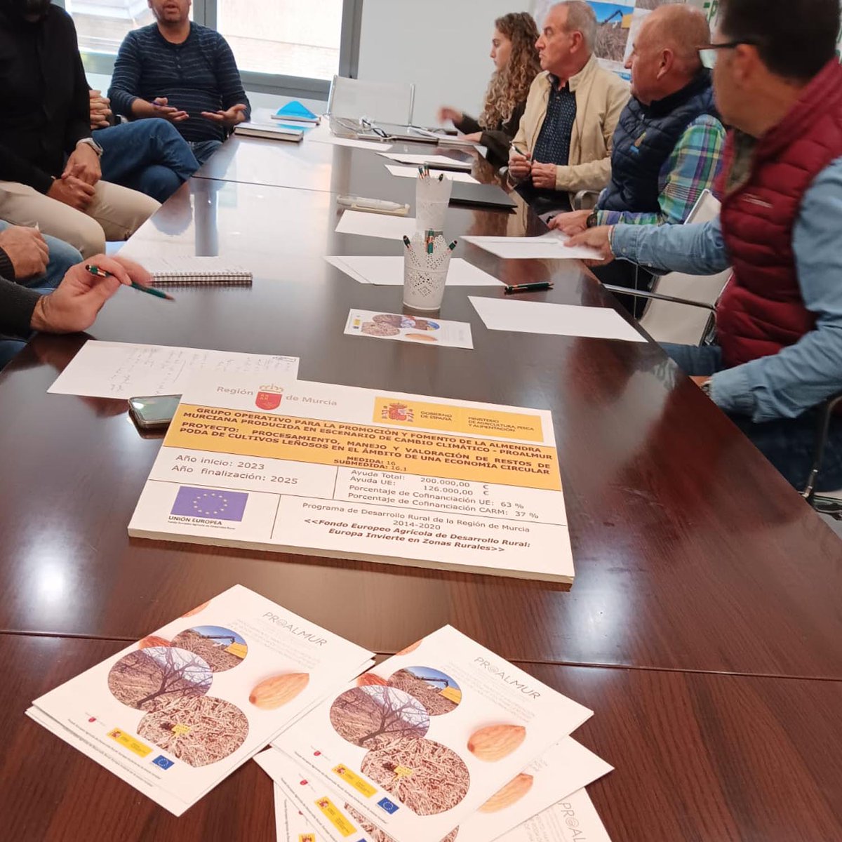GOProalmur's tweet photo. Reunión de trabajo del Grupo Operativo Proalmur II ♻️en la sede de @fecoam con las cooperativas participantes en la iniciativa y diferentes asociados a la federación, para exponer avances y análisis de resultados hasta la fecha 📈🌳#PROALMUR https://t.co/0WhpWlsQfj