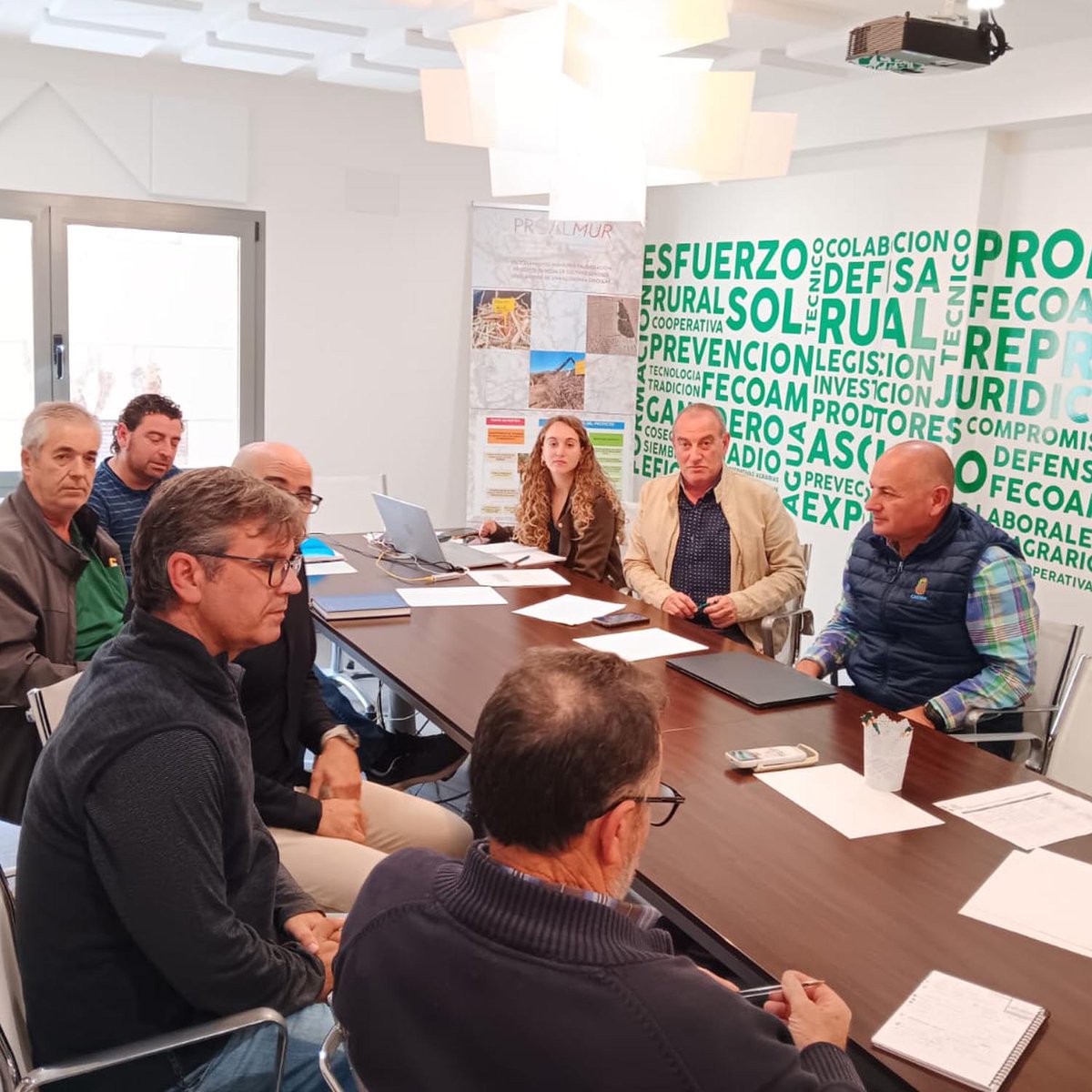 Reunión de trabajo del Grupo Operativo Proalmur II ♻️en la sede de <a href="/fecoam/">FECOAM Región de Murcia</a> con las cooperativas participantes en la iniciativa y diferentes asociados a la federación, para exponer avances y análisis de resultados hasta la fecha 📈🌳#PROALMUR