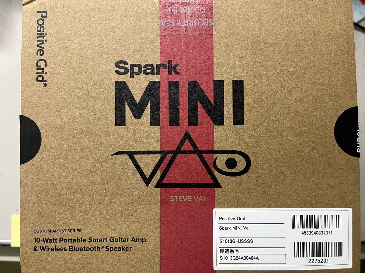 daichijem77hp's tweet image. MNG！！！
待ちに待ったSteve Vaiモデルのスパークミニ！！！
小さすぎて驚いたけど
音が良さすぎて更に驚いた！
プリセットは無限大でめちゃくちゃ楽しめるアンプ！

#positivegrid #spark #sparkmini #stevevai