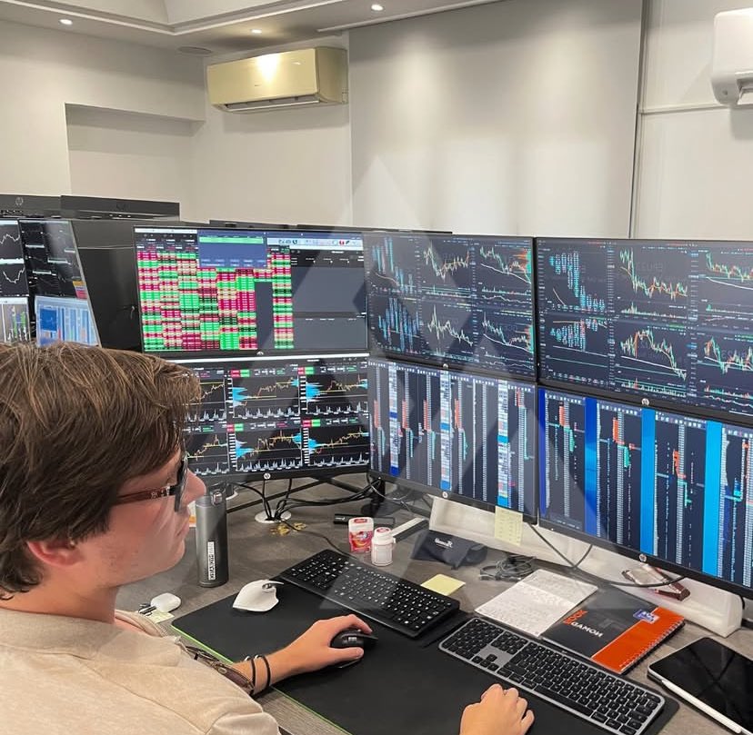 AxiaFutures's tweet image. Don’t miss this FREE Cyber Monday Workshop

Join live at 5 PM UK / 12 PM EST to level up your trading game.

Here’s what you’ll learn:
✅ How to cut losses, exit bad trades early, and steady your P&amp;amp;L.
✅ Why chasing a high win rate won’t make you a successful scalper—and what…