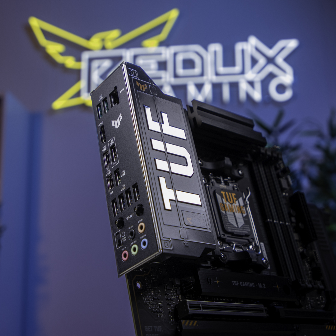 Een prachtig design en een ijzersterke I/O met onder anderen USB 4 en Wi-Fi 7!  Dit is de ASUS TUF Gaming X870-PLUS WIFI, klaar voor de nieuwste Ryzen 9000-series CPU's. Wij zijn benieuwd: Waar kijk jij naar bij het kiezen van een moederbord? 🤔