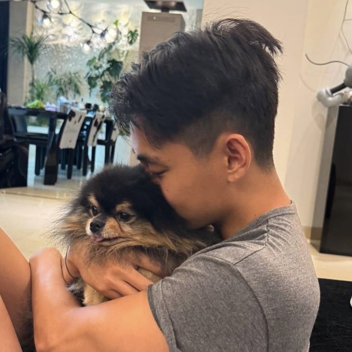 BetsyBrenes's tweet photo. Siempre te recordaré vuela muy alto mi Peludito KIM YEOTAN 😭🐕💔🕊️ https://t.co/MgvfggtkZS