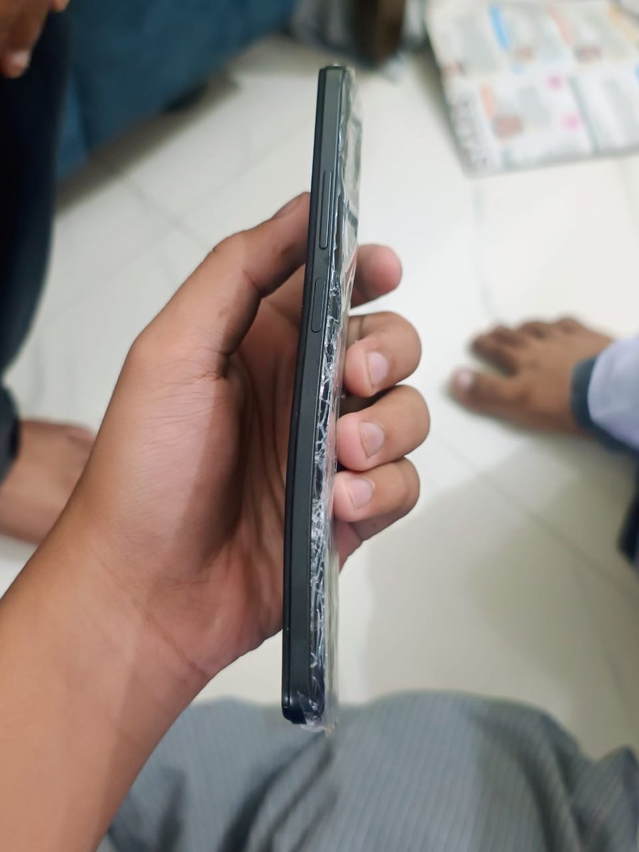 03Firnas29209's tweet image. "Got my #RedmiNote12ProPlus run over by a heavy vehicle more than 2 times Thought it was game over, but guess what? Not a single scratch on the display, and it’s still working perfectly! 🔥 Now that's some next-level build quality! 💪 #Redmi #ToughPhone #corninggorillaglass