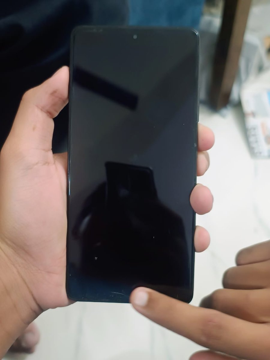 03Firnas29209's tweet image. "Got my #RedmiNote12ProPlus run over by a heavy vehicle more than 2 times Thought it was game over, but guess what? Not a single scratch on the display, and it’s still working perfectly! 🔥 Now that's some next-level build quality! 💪 #Redmi #ToughPhone #corninggorillaglass