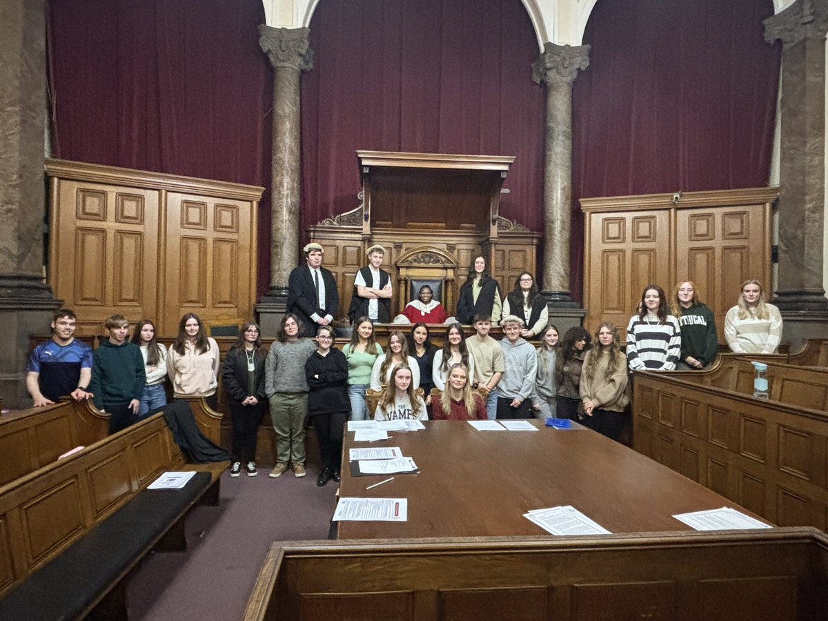Law and Philosophy trip to Nottingham! A mixture of a visit to the Magistrates court to see some real cases, debates on Capital Punishment and then acting out a court case! A very exciting day our students have had! #law #philosophy #justice