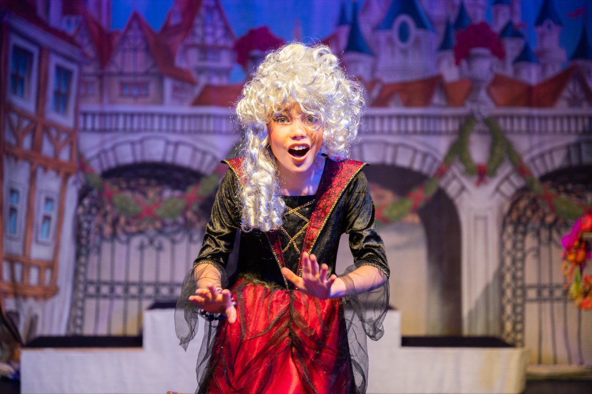 aldwickbury's tweet photo. Year 6 Production | Cinderella 🏰🕛👠

The performances left parents, staff, and family in fits of laughter, thanks to some fantastic comedic timing! The boys impressed with wonderful stage presence and confidence, showing off all the hard work that went into the show. https://t.co/PE0iAfFtTj