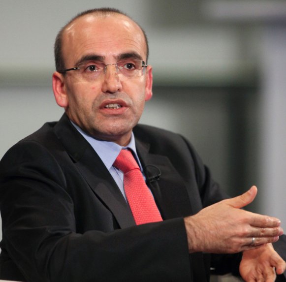 Değil Mehmet Şimşek, yedi sülalesi gelse ekonomi düzelmez. 
Mehmet Şimşek halk için gelmedi, faturayı halka ödetmeye geldi.

Katılanlar...?!