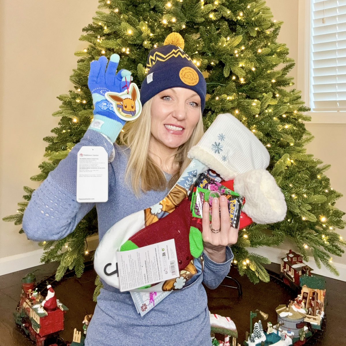 sugarhighscore's tweet image. Feeling so grateful for the sweetest holiday gift from Pokémon.🥹 It was a box full of wonderful holiday goodies. The Eevee ornament was the first to go on the tree! 

Thank you, @Pokemon #freeproducts
