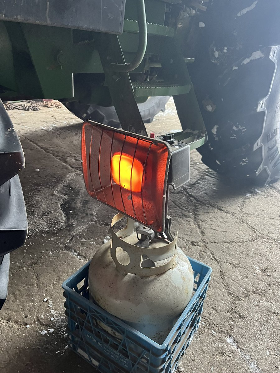 gbtangus's tweet photo. Lil’ Buddy is a good name but I affectionately call him Lil’ Lifesaver.
#IYKYK
#choretime
#fossilfuels ftw
#ranchstuff https://t.co/hmLIrKyp47