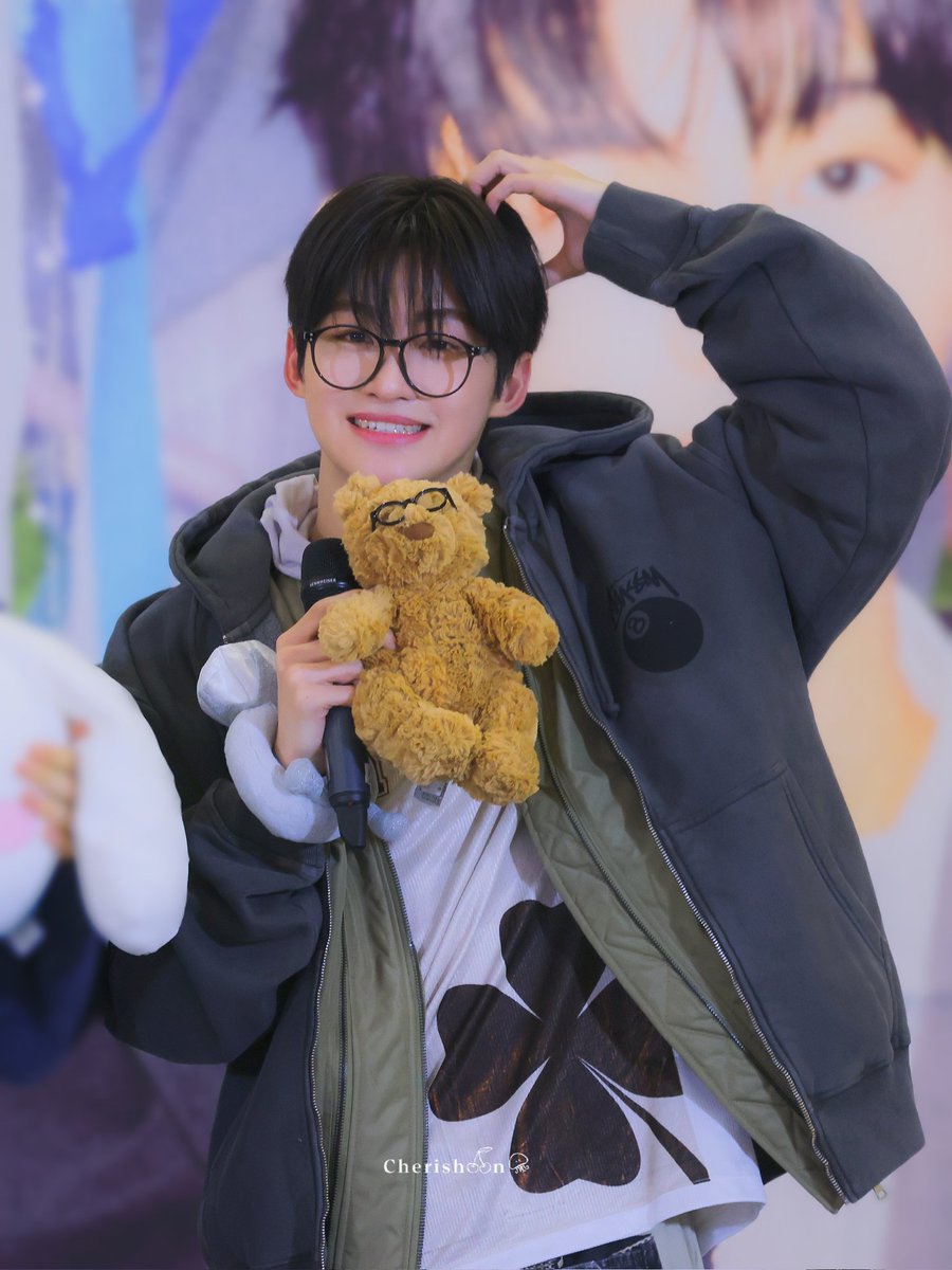 Cherishoon_3028's tweet photo. 241201 엠투유 공개팬싸

🧸

#투어스 #지훈 #TWS #JIHOON https://t.co/j5sowHjB8G