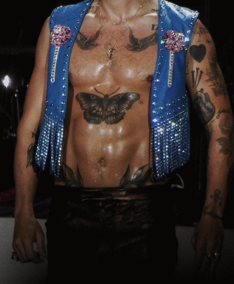 nellrry's tweet photo. no one can ever serve as much face and body like he did in barcelona https://t.co/Kx7y1rKqIl