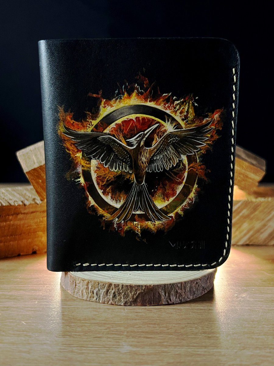 mushibags's tweet photo. Mockingjay - The Hunger Games

#wallets #Creative #art https://t.co/QhR1xXtjLD
