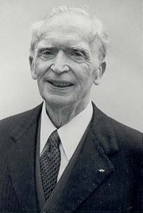 Tengo 39 años.

Estoy obsesionado con entender cómo nuestra mente crea nuestra realidad.

Así, pasé más de 200 horas estudiando las enseñanzas de Joseph Murphy sobre el poder del subconsciente.

Esto es lo que descubrí sobre cómo usar tu mente para transformar tu vida en poco