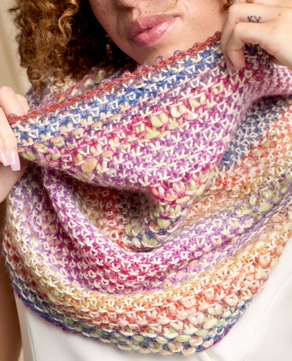 Universal Yarn tweet media