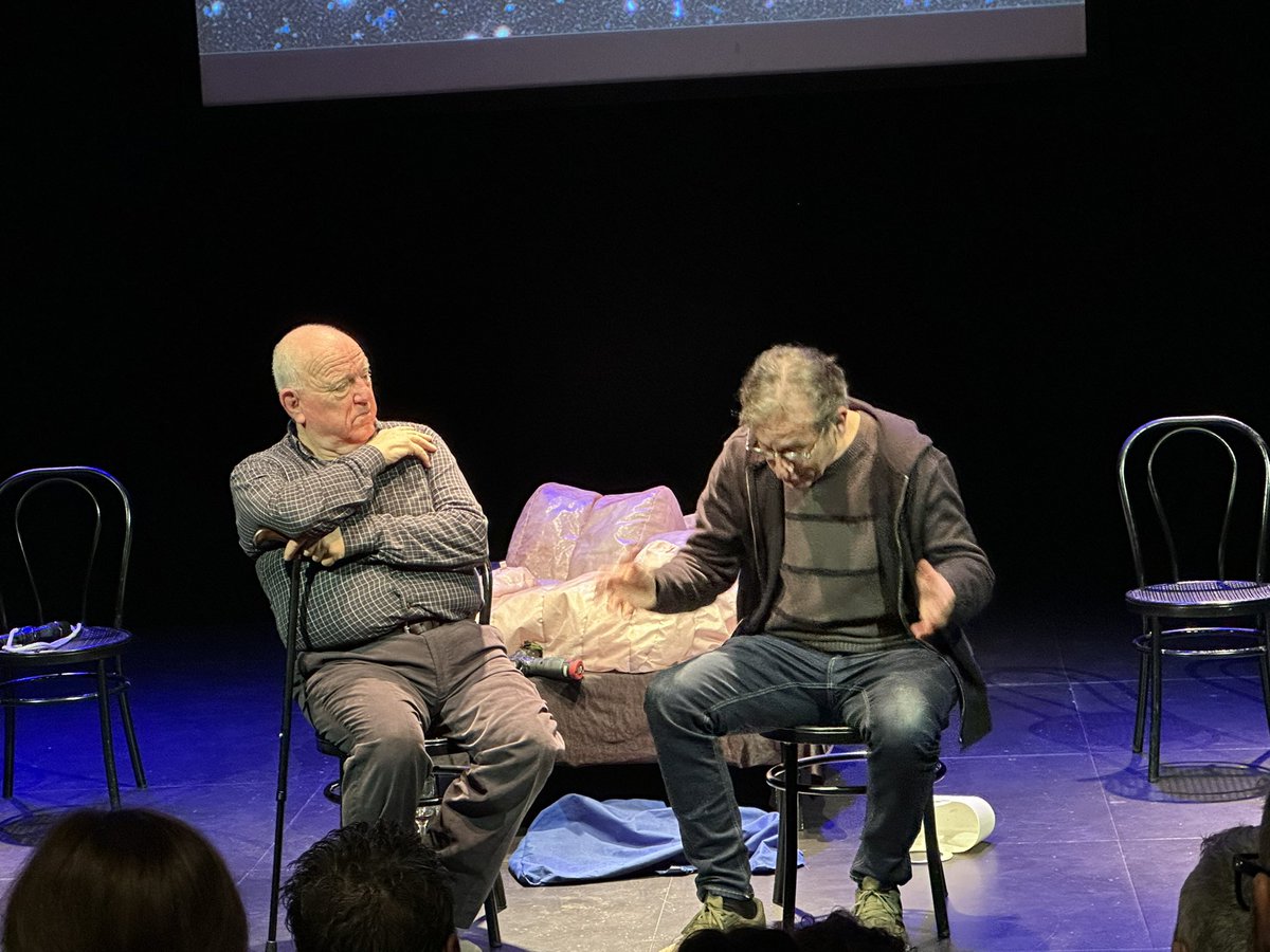J. M. Vidal-Illanes 📚✍🏼 Escriptor (@jmvidalillanes) on Twitter photo Ahir al <a href="/TeatredelMar/">Teatre del Mar</a>, el teatre del meu estimat barri, ens va regalar l’obra de Leo Bassi «70+», un repàs a la seva vida i la de les generacions Bassi que el precediren. Una història molt boja i preciosament real. (Amb col·loqui inclòs) #Teatre #vida Ahir al <a href="/TeatredelMar/">Teatre del Mar</a>, el teatre del meu estimat barri, ens va regalar l’obra de Leo Bassi «70+», un repàs a la seva vida i la de les generacions Bassi que el precediren. Una història molt boja i preciosament real. (Amb col·loqui inclòs) #Teatre #vida