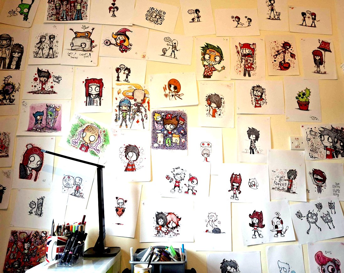 sinclairstrange's tweet photo. It's been over ten years but I finally made myself another doodlewall. Get to feel young again :3
#doodles #art #emo4lyf https://t.co/g4qc8k0lDv