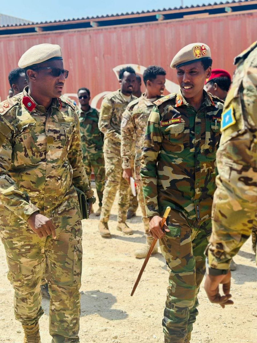 Taliyaha Ciidanka XDS S/Gaas Odowa Yusuf Rage ayaa Kormeer shaqo ku tagay Taliska  Guutada 16’aad ee Ciidanka Kumandooska Danab XDS Halkaas oo u  ku soo Dhaweeyey Taliyaha Guutada 16’aad Danab G/Dhexe Caydaruus Maxamed Xuseen.