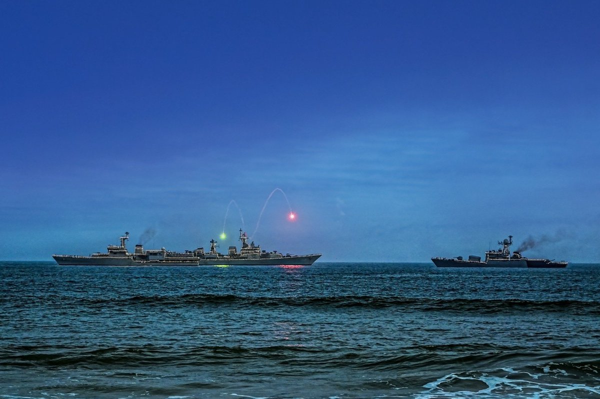 yuvva_bharat's tweet image. 🚨 #NavyDay2024 🇮🇳 #4thDecember 
𝗜𝗡𝗗𝗜𝗔𝗡 𝗡𝗔𝗩𝗬 𝗢𝗣𝗘𝗥𝗔𝗧𝗜𝗢𝗡𝗔𝗟 𝗗𝗘𝗠𝗢𝗡𝗦𝗧𝗥𝗔𝗧𝗜𝗢𝗡 𝟮𝟬𝟮𝟰

The Indian Navy is set to demonstrate its formidable maritime capabilities and operational strength at the 'Operational Demonstration’ (Op Demo).
📍Blue Flag Beach,